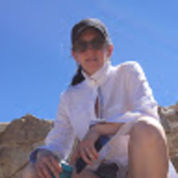 Meet your Posher, Danielle - Picture 1 of 1